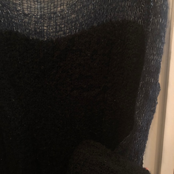 LF Navy/Black Sweater, Size Small - Picture 3 of 4